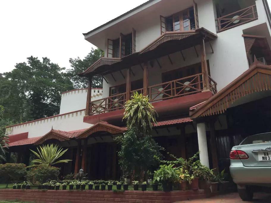 Villa Serena Bangalore Eksteriør bilde